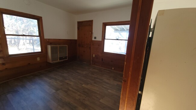 526 Talmadge Rd, Unit Cabin #3 in Big Bear Lake, CA - Foto de edificio - Building Photo