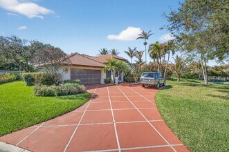 8075 SE Governors Way in Hobe Sound, FL - Building Photo - Building Photo