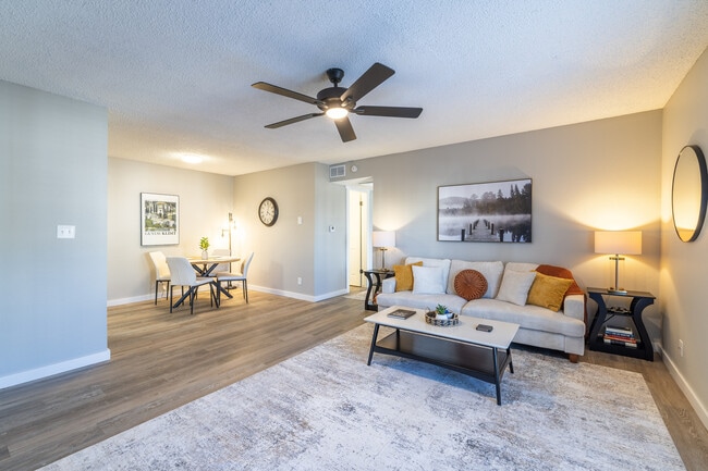 Ruby on the Creek Apartments in Fayetteville, AR - Building Photo - Building Photo