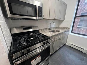 6 E 167th St in Bronx, NY - Building Photo - Building Photo