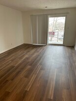 6713 Gunston Ln, Unit 6713A Gunston Lane in Prospect, KY - Building Photo