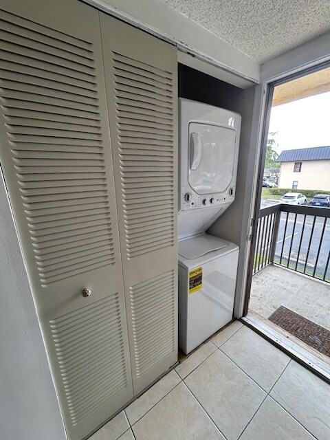 9173 NW 1st Ct, Unit 202 in Pembroke Pines, FL - Building Photo - Building Photo