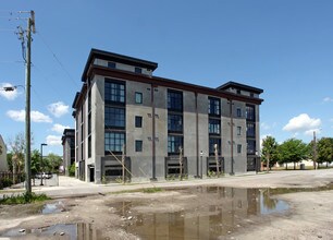 Bldg 100 in Charleston, SC - Building Photo - Building Photo