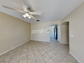 641 W Flaming Arrow Dr in Green Valley, AZ - Foto de edificio - Building Photo