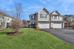 2326 Sunshine Ln in Aurora, IL - Building Photo