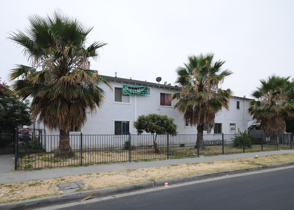 4930 Navarro St in Los Angeles, CA - Foto de edificio