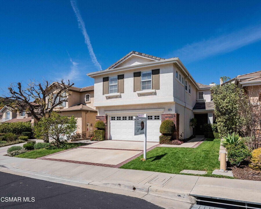 3037 Blazing Star Dr in Thousand Oaks, CA - Building Photo