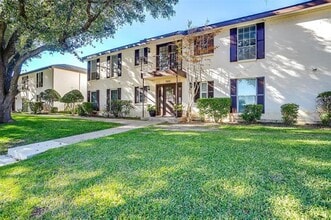 4006 Ridglea Country Club Dr in Fort Worth, TX - Building Photo - Building Photo