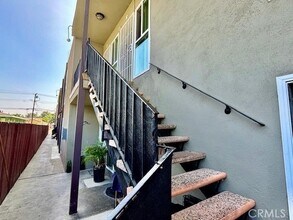 815 N Rose Ave, Unit L in Compton, CA - Foto de edificio - Building Photo