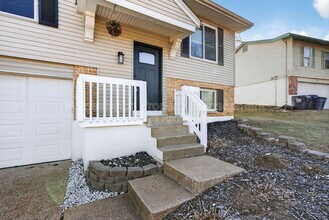 113 Elk Run Dr in Eureka, MO - Building Photo - Building Photo