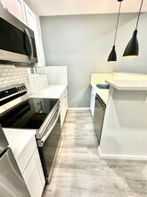 1721 Mifflin St in Philadelphia, PA - Building Photo - Building Photo