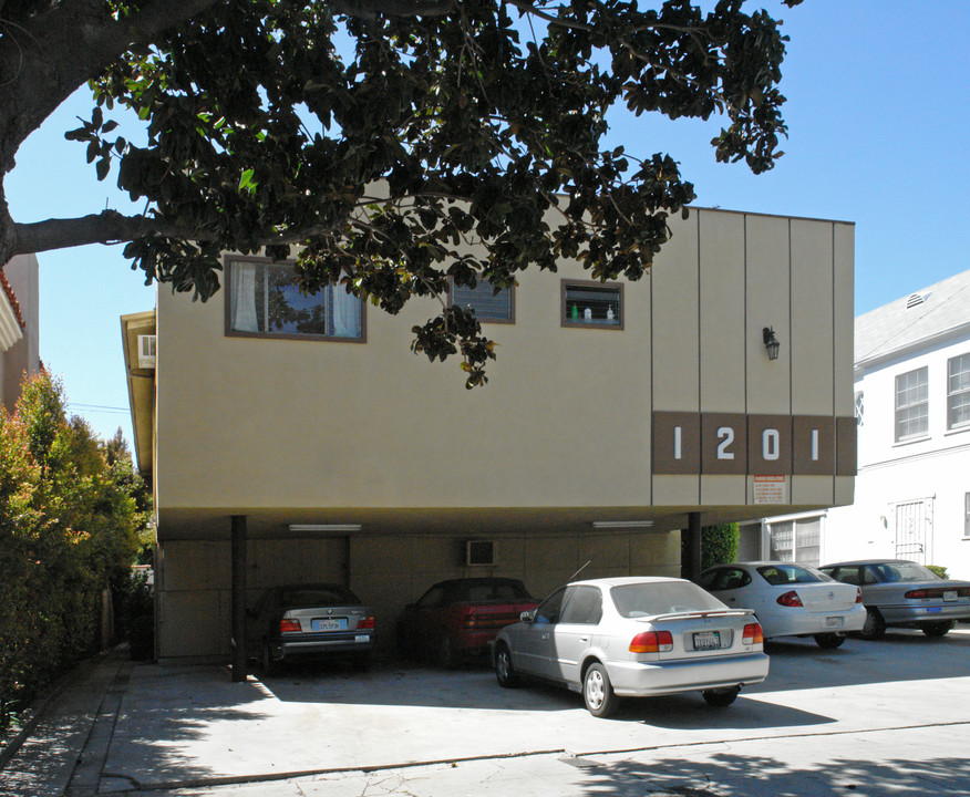 1201 S Sherbourne Dr in Los Angeles, CA - Building Photo