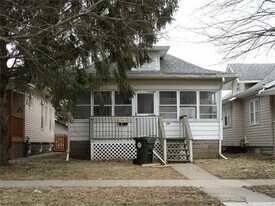 226 Western Ave in Waterloo, IA - Building Photo