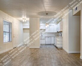 8020 E Thomas Rd in Scottsdale, AZ - Building Photo - Building Photo
