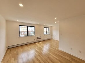 20-60-60 29th St in Queens, NY - Building Photo - Building Photo