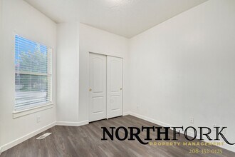 1122 E Connecticut Ave in Nampa, ID - Building Photo - Building Photo
