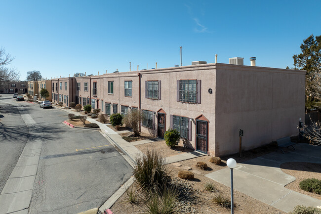 3301 Monroe St NE in Albuquerque, NM - Foto de edificio - Building Photo