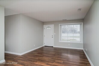 6604 Rob Roy St in Louisville, KY - Building Photo - Building Photo