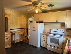 51 Sweetbriar Ave in East Providence, RI - Building Photo - Building Photo