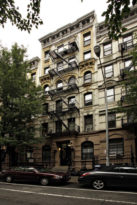 215 E Tenth St in New York, NY - Foto de edificio