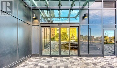 15 Watergarden Dr in Mississauga, ON - Building Photo - Building Photo