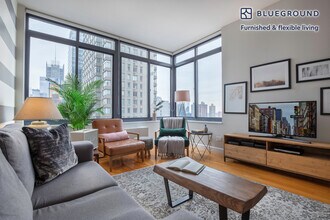 235 W 48th St, Unit FL30-ID8 in New York, NY - Foto de edificio - Building Photo