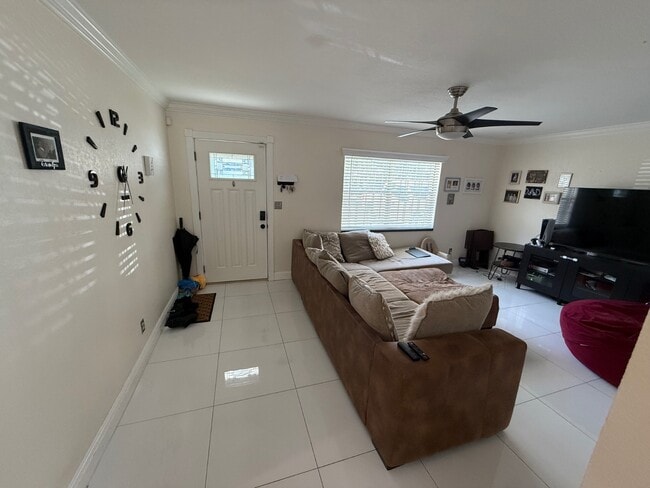 2504 Ranch Lake Cir in Lutz, FL - Building Photo - Building Photo