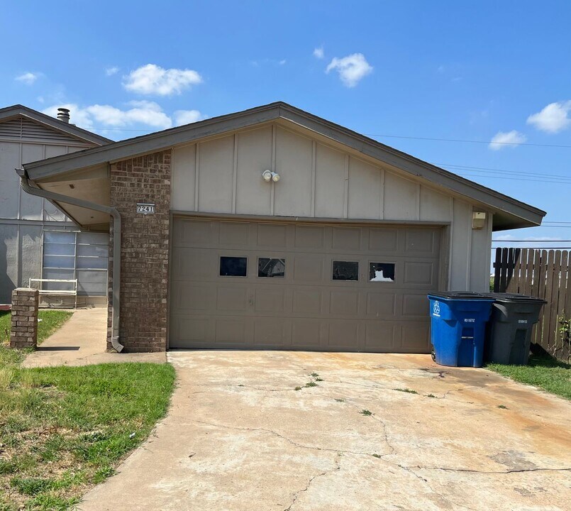 7239 E 46th Pl-Unit -7241 in Tulsa, OK - Building Photo
