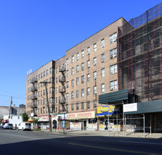 4753-4759 White Plains Rd in Bronx, NY - Foto de edificio - Building Photo