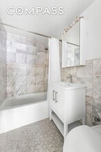 35 E 38th St in New York, NY - Building Photo - Building Photo