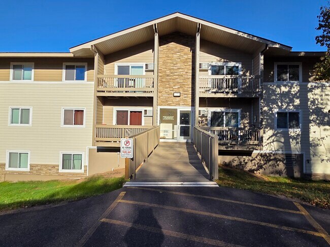 Spirit Mountain Apartments in Proctor, MN - Building Photo - Building Photo