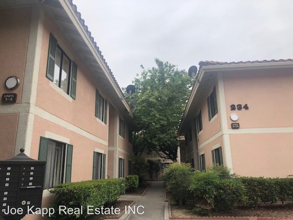 234 S Steckel Dr in Santa Paula, CA - Building Photo