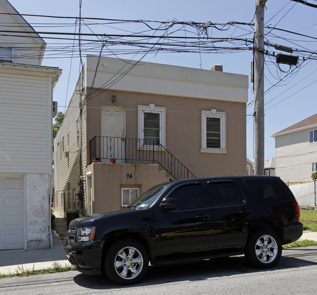 74 Ocean Ave in Staten Island, NY - Foto de edificio - Building Photo