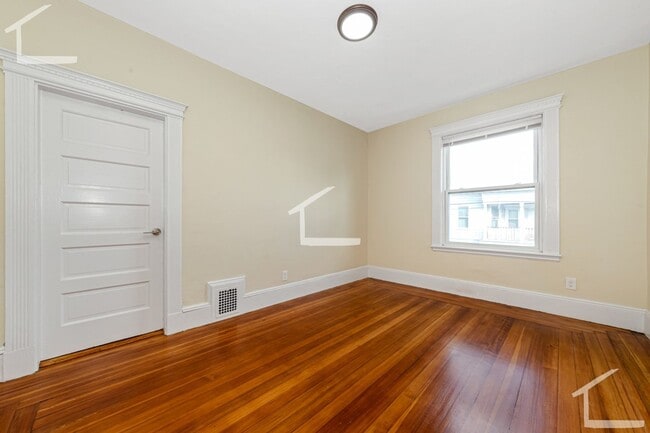 44 Brackett St in Brighton, MA - Building Photo - Building Photo