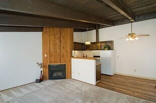 The Place Apartments in Yuba City, CA - Building Photo