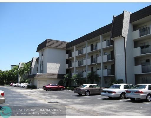 6020 NW 44th St in Lauderhill, FL - Building Photo - Building Photo