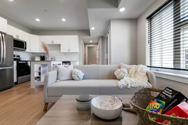 3915 Ridge Ave in Philadelphia, PA - Foto de edificio - Building Photo