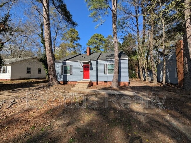 property at 1011 S 7th St