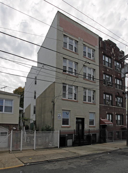 78 Romaine Ave in Jersey City, NJ - Building Photo