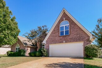 7274 Busher Dr in Olive Branch, MS - Foto de edificio - Building Photo