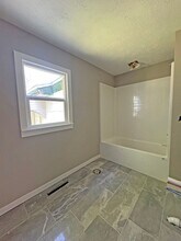 1228 E Berkeley St in Springfield, MO - Building Photo - Building Photo