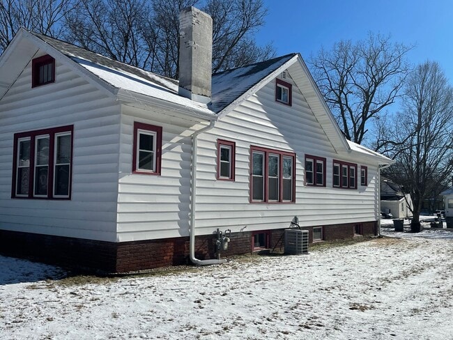 125 W Stadium Ave in West Lafayette, IN - Building Photo - Building Photo