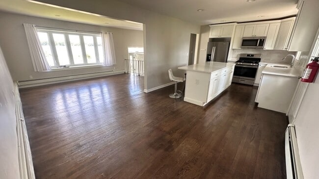 919 Lake Shore Dr in Parsippany Troy Hills, NJ - Building Photo - Building Photo