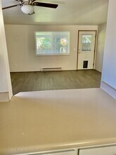 505 Louis J Ave in Talent, OR - Building Photo - Building Photo