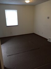 958 New Hope Rd in Elkview, WV - Building Photo - Building Photo