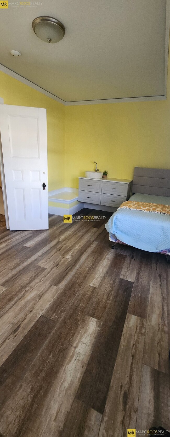 property at 1105 Boylston St