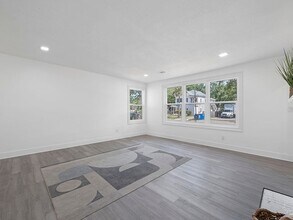 908 E Lee St in Pensacola, FL - Foto de edificio - Building Photo