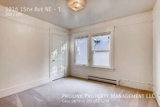 5216 15th Ave NE in Seattle, WA - Building Photo - Building Photo
