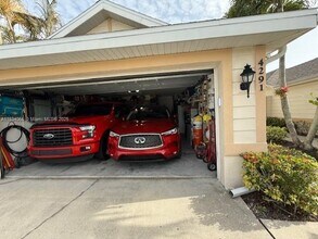 4291 Avian Avenue in Ft. Myers, FL - Building Photo - Building Photo