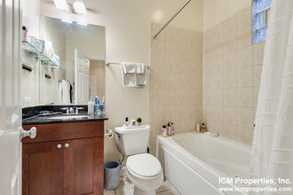 1438 W Belmont Ave, Unit 3 in Chicago, IL - Building Photo - Building Photo